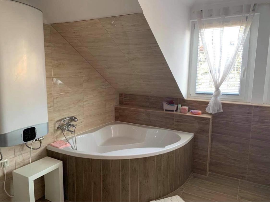 Fot Charming Apartment מראה חיצוני תמונה